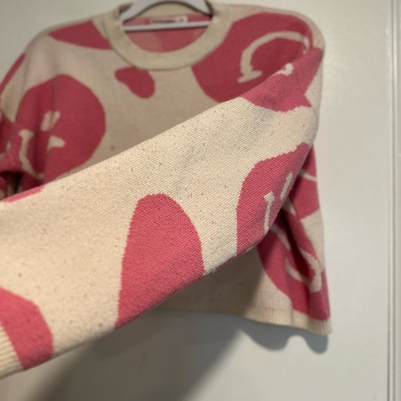 Moon & Madison Sz:M Cropped Pink Smiley Face Crew Neck Oversized Sweater. - Picture 10 of 13